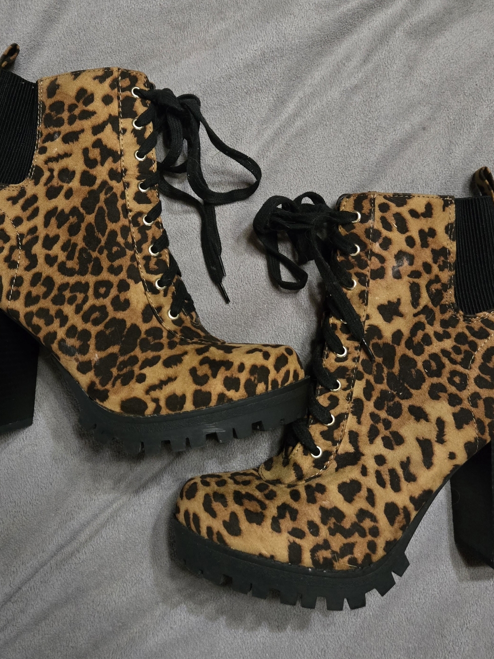 Soda Leopard Print Lace-Up Platform Ankle Boots - Tan & Black